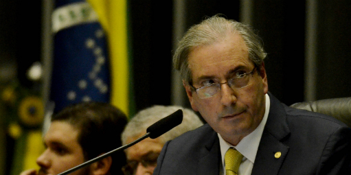 Para proteger família, Cunha troca políticos por advogados