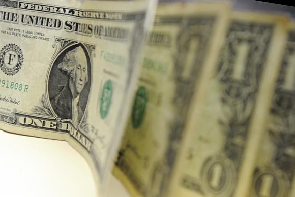 Em abril, entrada de dólares supera saída em US$ 14,4 bi 