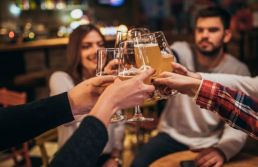 Bares e restaurantes reagem em agosto após dois meses de queda nas vendas