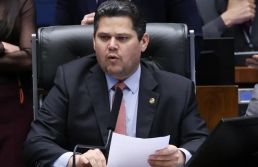 Fim da 6x1 pode ficar para o pós-eleição porque Alcolumbre quer alterar PEC
