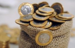 Arrecadação soma R$ 278,8 bi em abril, melhor resultado da série para o mês 