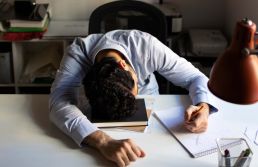 Boreout, a síndrome do tédio no trabalho: conheça as causas e como evitar