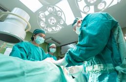 Juízes, médicos e diretores ganham até nove vezes mais que a média nacional
