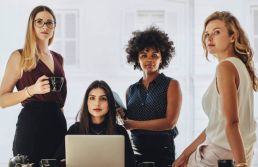 MPEs são a principal porta de entrada para mulheres no mercado de trabalho formal